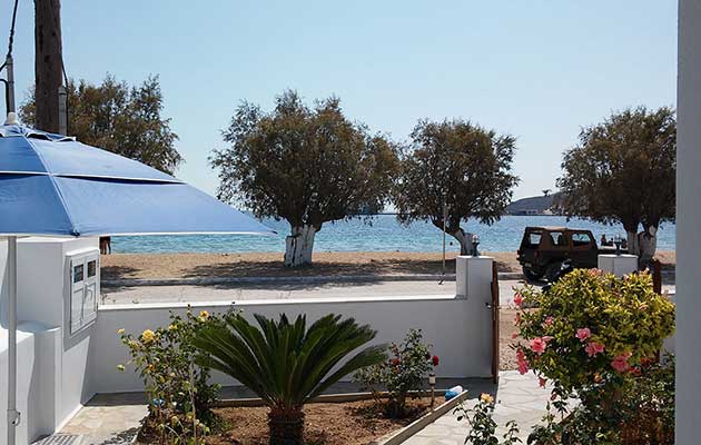 Βεράντα με θέα στη θάλασσα