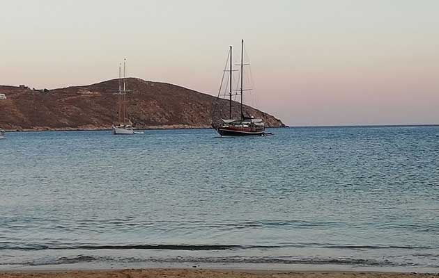 Η παραλία Αυλόμωνας στη Σέριφο